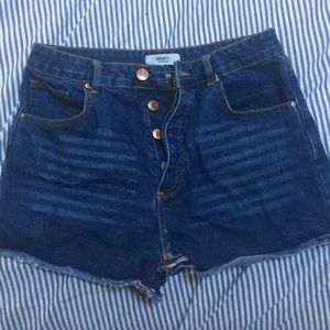 FOREVER 21 DARK WASH HIGH WAISTED CUTOFFS